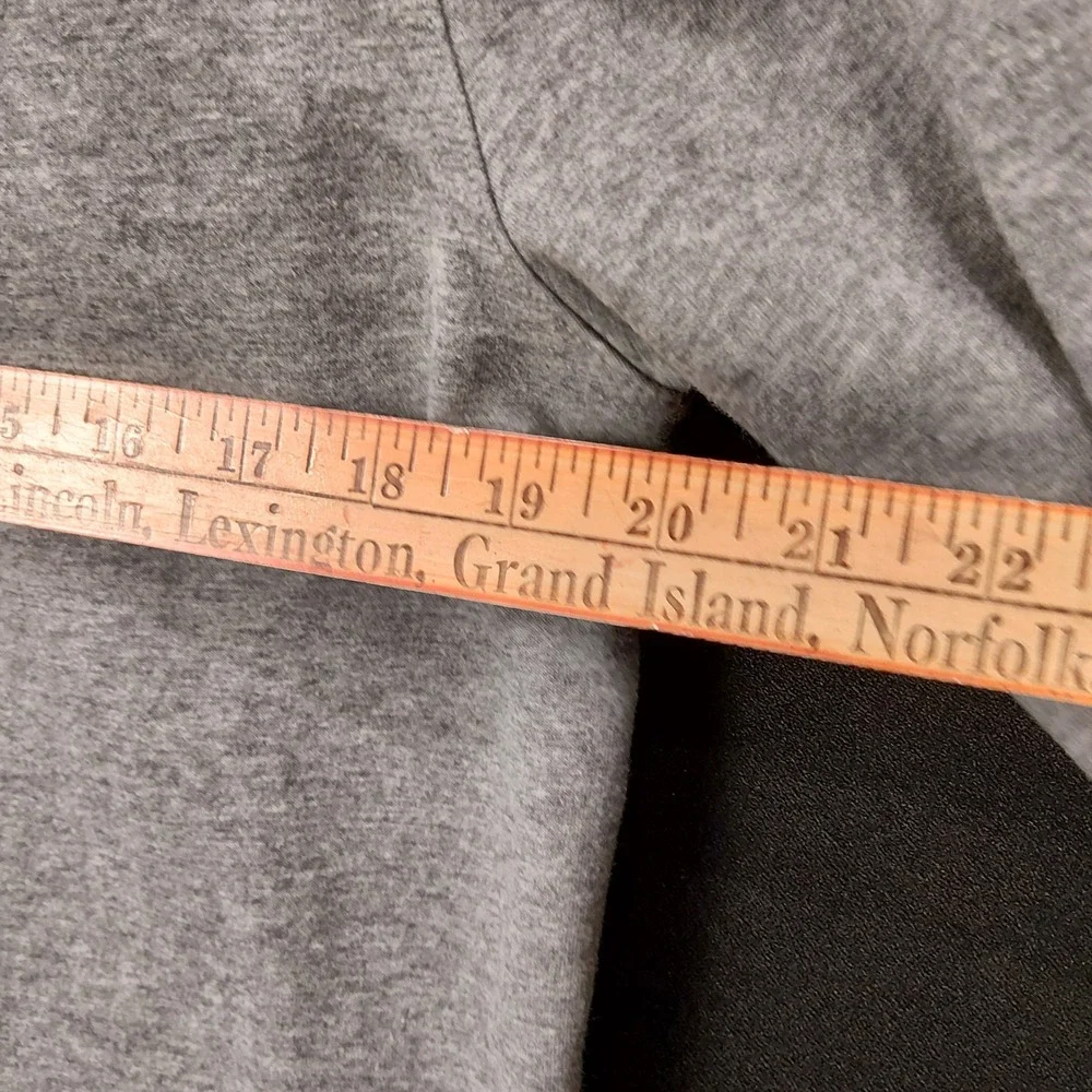 Banana Republic Medium Moisture Wicking Bungee Hoodie Grey Quarter Zip Pullover